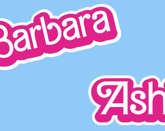 Może przedstawiać: Dwa różowe i białe naklejki z imionami "Barbara" i "Ashli" napisanymi na biało.