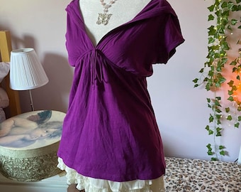 Paars babydoll-shirt met capuchon uit de jaren 2000