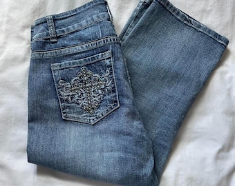 2000s Suko capri blue jeans with cross embellished back pockets