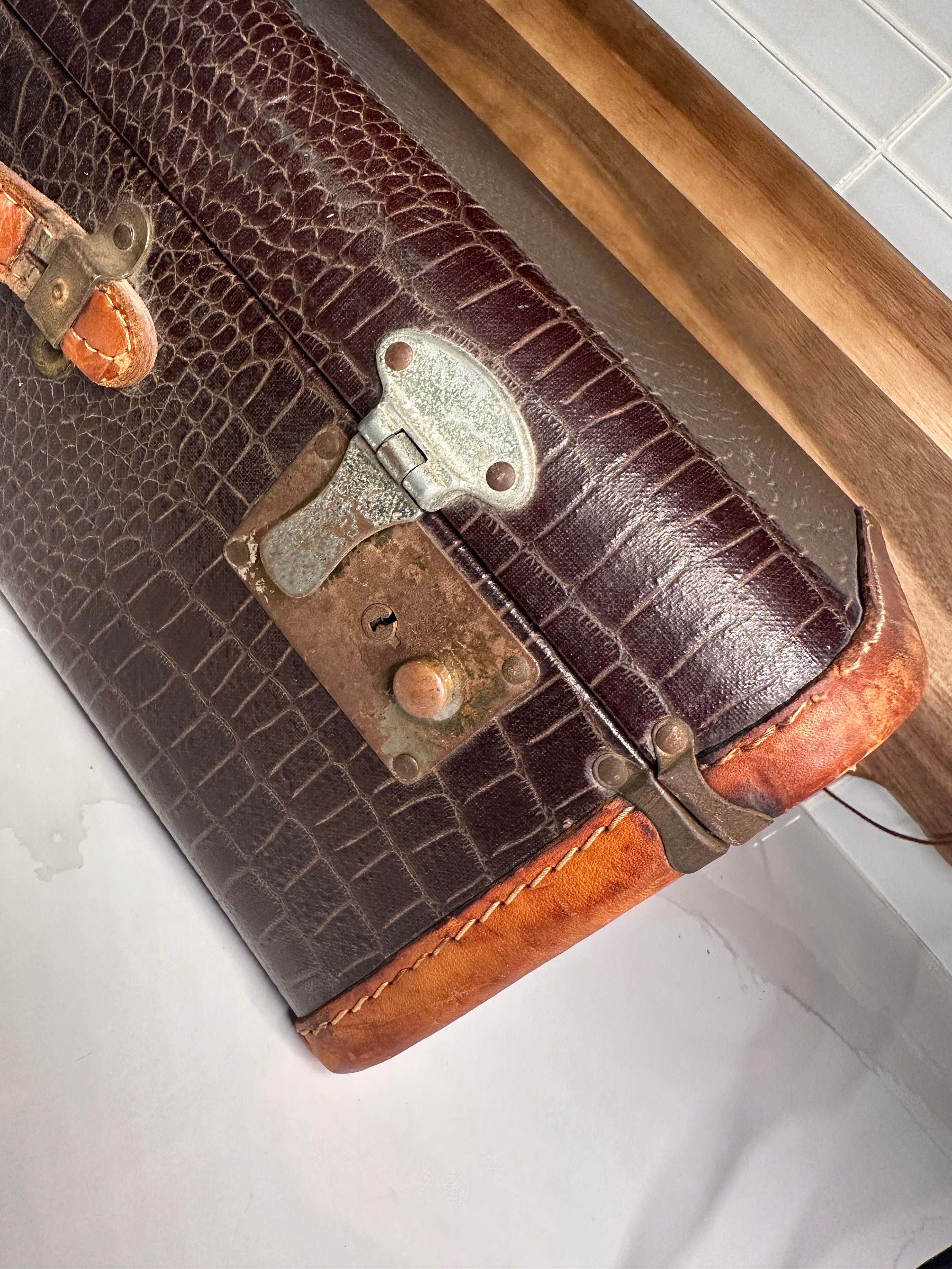 Vintage 1930s Faux Alligator Leather Suitcase: Travel Decor - Etsy