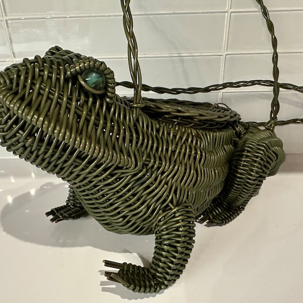 Vintage **RARE** 1950s Green Wicker Frog Purse MINT CONDITION