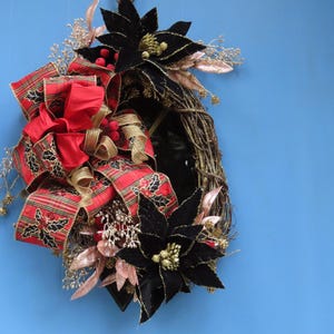 Magnolia Christmas Wreath: Red, Black & Gold Holiday Decor