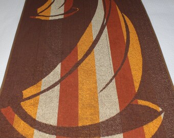 Vintage Heritage 1970s striped sailboat bath towel