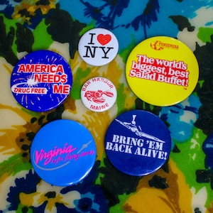 Vintage USA pinback buttons x6