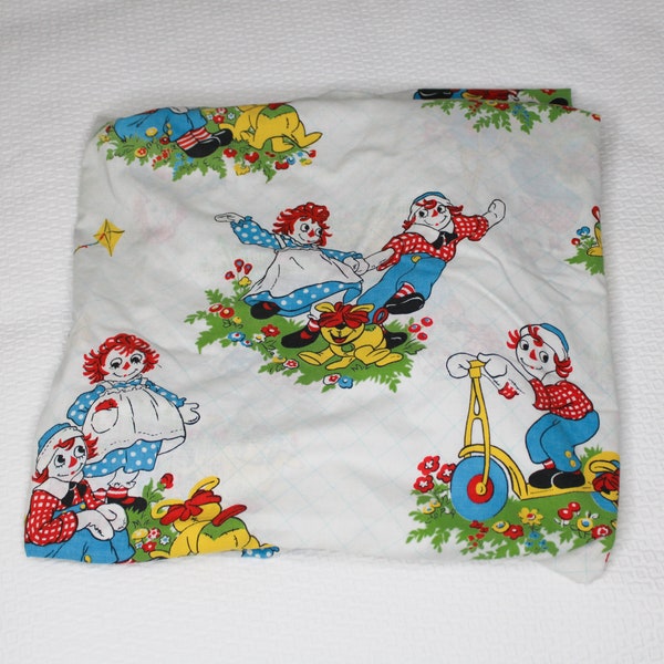 Vintage Raggedy Ann twin size fitted sheet, circa 1977-78