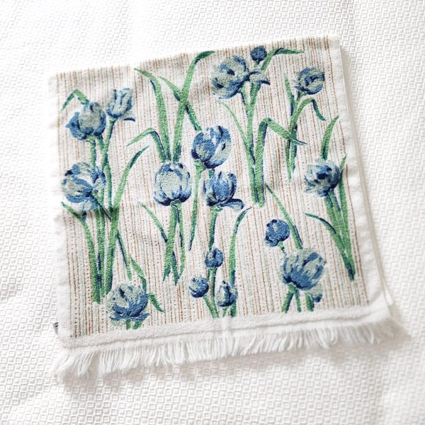 Vintage Wabasso floral towel with fringe