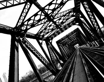 Zwart-witfoto spoorwegbrug, trein, Ohio, digitale print, Fine Art Photography, minimalistisch wanddecor, Instant Download