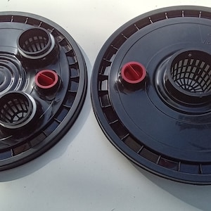 2 Hydroponic bucket lids, Kratky, 1- leafy greens/herb/strawberry lid, 1- single large plant lid image 1