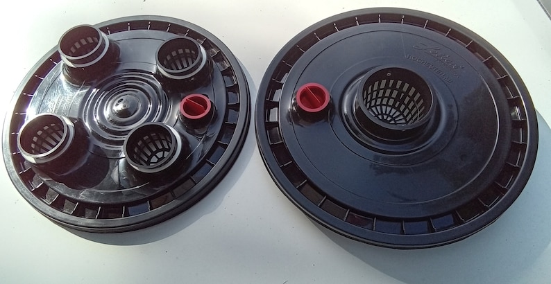 2 Hydroponic bucket lids, Kratky, 1- leafy greens/herb/strawberry lid, 1- single large plant lid image 1