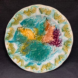 Antique 1900s French Majolica Barbotine Plate Green Leaves Grapes 8.25&quot; VTG