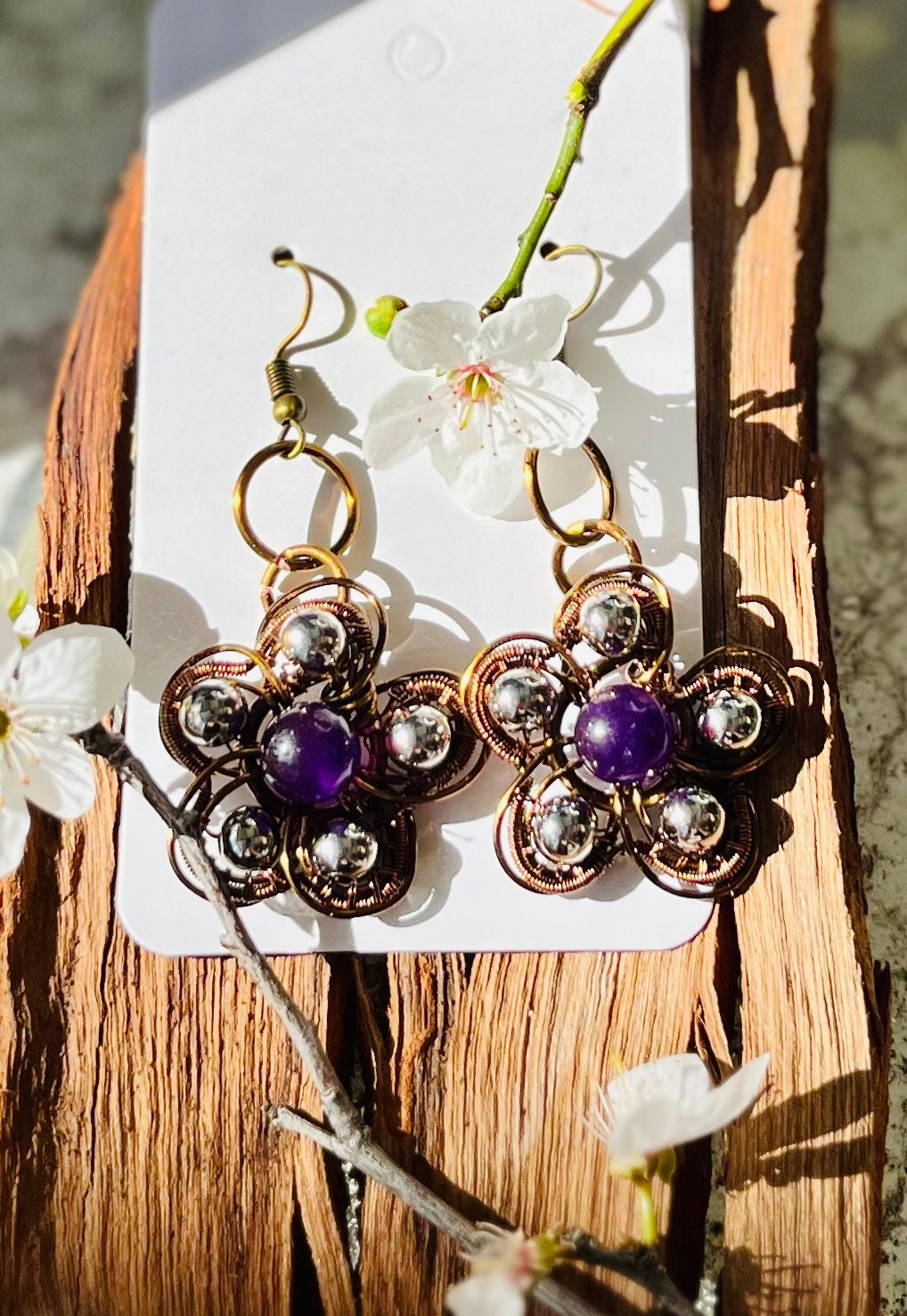 Wire outlet wrap flower