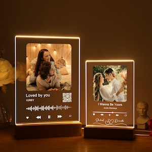 Targa LED personalizzata per canzoni con supporto / Luce notturna musicale personalizzata / Cornice per foto con stampe musicali personalizzate / Regalo per lui, fidanzato, migliore amica