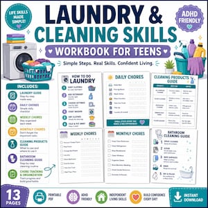 Op de afbeelding: Een Laundry & Cleaning Skills werkboek voor tieners met een witte wasmachine, een blauwe wasmand en schoonmaakmiddelen. Het werkboek bevat gidsen voor de was, dagelijkse, wekelijkse en maandelijkse klusjes en een gids voor het schoonmaken van de badkamer.