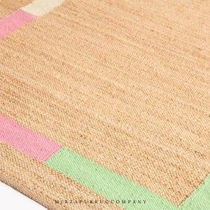 sustainable style rug, pastel floral jute rug, romantic home rug, jute rug for gifting, vintage jute carpet, textured flower rug, recycled fiber rug, cozy natural rug, jute flatweave floral mat, natural rustic charm rug, boho floor accent, jute rug boho floral, woven rug housewarming gift, organic decor accent, ethical houseware gift, eco decor floral rug, slow living rug, artisan jute floral piece, rural charm rug, jute flower weave carpet, jute rug interior decor