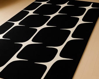 Modern Black and White Wavy Rug, Irregular Statement rug home decor