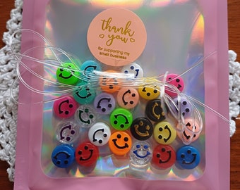 25 colourful smiley face beads, smiley face bracelets, make your own bracelets, bracelet making, smiley face bead confetti, bead soup, faces