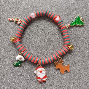 Christmas Charm Bracelet, Festive Bracelet, Clay beaded bracelet, Preppy bracelet, Christmas themed, Girls bracelet, stocking fillers