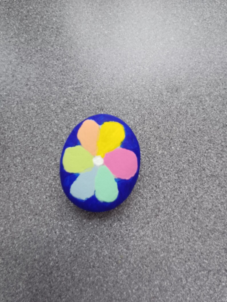 Flower Petal Rocks Hand Painted Stones, Flower Painted Stones, Painted Pebbles, Spring ...