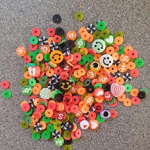 Halloween bead confetti, bead soup, make your own bracelets, bracelet making, Halloween party favours, bead selection, bead grab bag