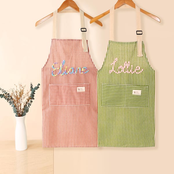 Personalized Hand-Embroidered  Apron,Personalized Apron, Kitchen Apron, Custom Cooking Apron with Pocket,Gift for mom,Mother's day gift