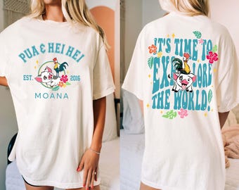 Dwustronna koszulka z nadrukiem Moana Pua Hei Hei Tropical Floral „Czas odkryć świat” w komfortowych kolorach, vintage'owa koszulka Disney Washed, wycieczka do Disneylandu