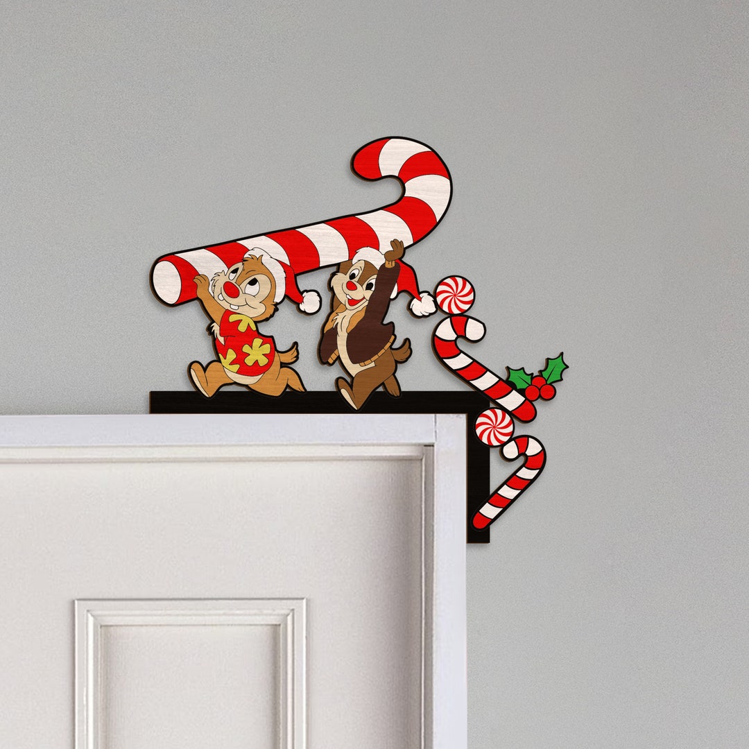Door Corner Decor, Christmas Door Corners, Santa Decor, Christmas Santa