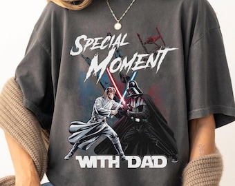 Camiseta Disney Star Wars para hombre con "Momentos especiales de Darth Vader y Luke con papá", regalo para el Día del Padre, ideal para viajes familiares a Disneyland.
