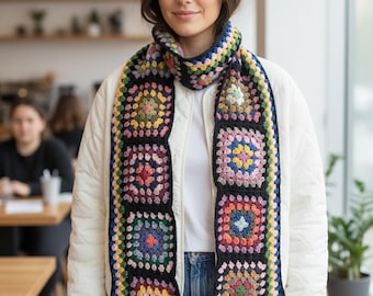 Cachecol quadrado de crochê colorido estilo vovó: acessório de inverno feito à mão em algodão.