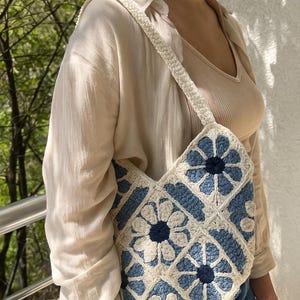 Crochet Daisy Granny Square Bag: Handmade Boho Floral Tote