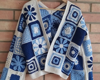 Gehäkelte blau weiße Blumen Oma Square Strickjacke, Boho Patchwork Jacke, Strand Cover Up