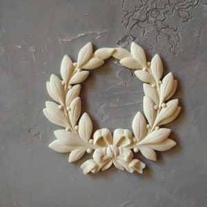 Wreath resin applique, christmas wreath, furniture moldings, wall wreath