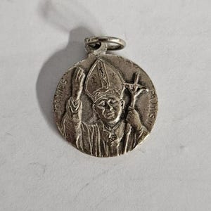 1983 Pope John Paul II Pendant Medal Joannes Paulus II Iubilaeum Redemptions