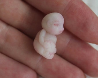 OOAK 1: 12 Skala Frühchen Größe Baby Puppe Puppenhaus Geschenk Polymer Ton Künstler Mini Mikroskulptur