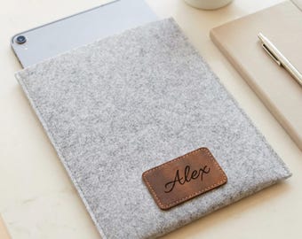 Personalised iPad Sleeve Custom Name Back to School Present Work From Home Desk Accessory Teacher Appreciation Gift Minimal Tech Organiser