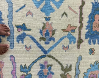 Handgeknüpfter Oushak Teppich 270x300: Handgeknüpfter Wollteppich aus Wolle, Blau & Weiß