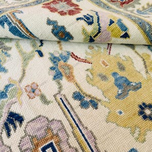 Handmade Wool Oushak Rug: White Modern Turkish Design, 5x8 Area Rug