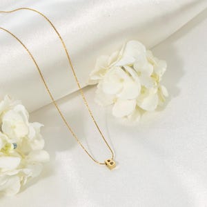 Collar minimalista con letras de 14 quilates, joyería con monograma personalizable, elegante regalo de joyería con iniciales personalizadas, collar con colgante con iniciales, inicial única