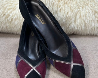 Vintage Slip On Court Shoe van Bally, Mid Heel Zwart Suede Multi Colored Harlequin UK Maat 6.5, Ongedragen, Boxed