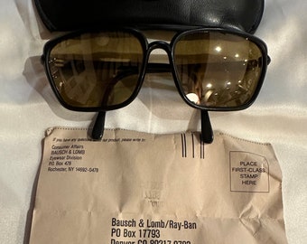 Rare Vintage Bausch and Lomb /Ray-Ban Men’s Ray-Ban 50 High Performance Sunglasses with original Case and Guarantee Paperwork. 1960