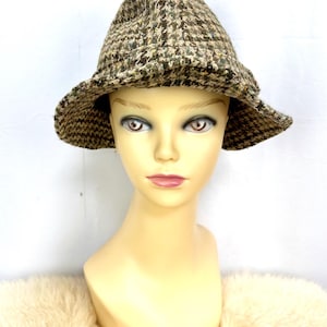 Vintage Donegal Tweed Hat, handgewebt von Christy Kenny, Irland. Wolleimer/Trilby 1970 Gr.7.1/8