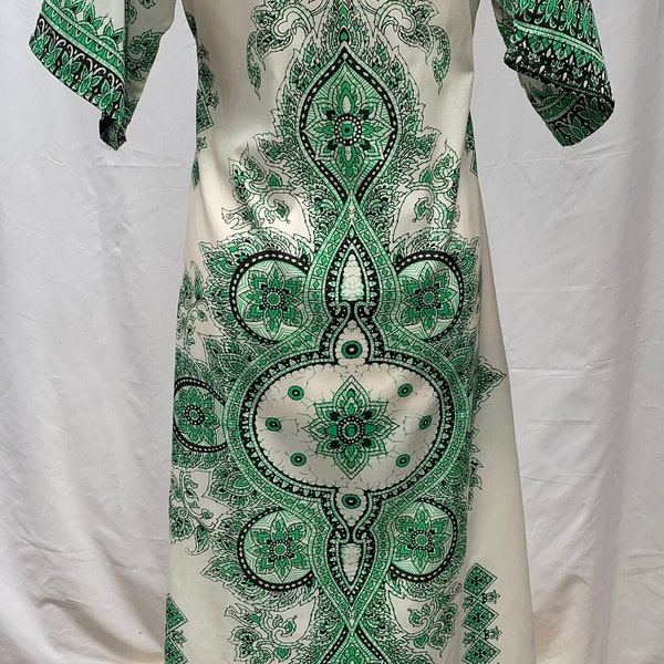 Vintage Cool Cotton Kaftan, 1960/70’ white, with jade colour Indian style pattern,  winged tipped collar, bell sleeves & A-line