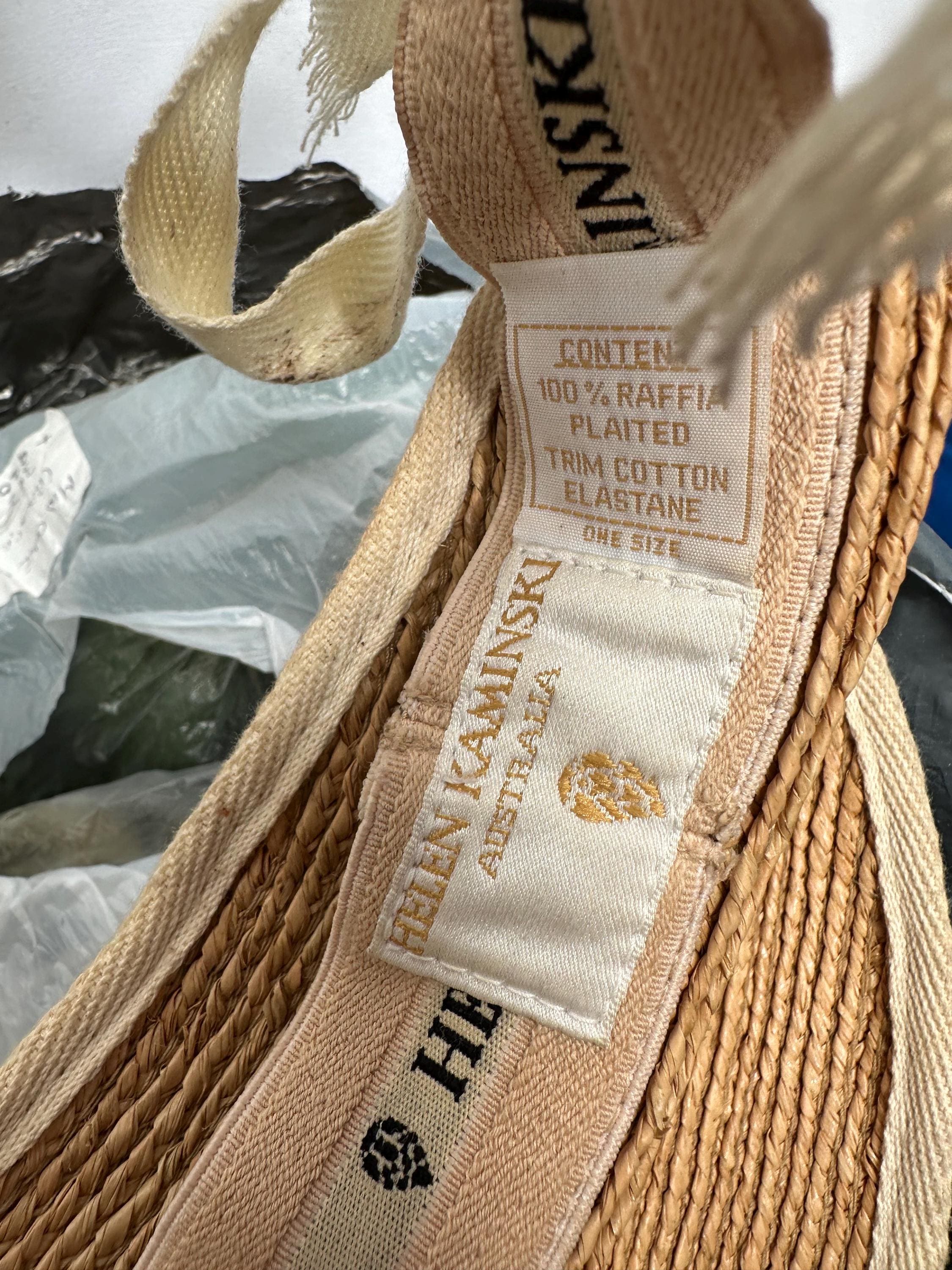 Helen Kaminski Australia Vintage Classic Raffia Sun Hat (1990’s-2005) Helen Kaminski Coral Melange Raffia Woven Sun Hat main image 3