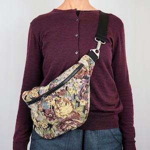 Bauchtasche XL Gobelin | Crossbodybag | Upcycling Tasche | große Bauchtasche | Hüfttasche mit Wechselgurt | Schultertasche