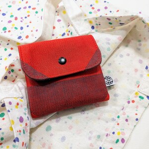 Monedero de tela en color rojo | Cartera sin cremallera | Cartera Retro | Monedero pequeño | reciclaje de bolsos hechos a mano