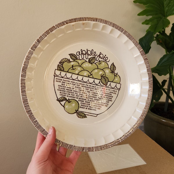 Vintage Apple Pie Plate Royal China by Jeannette