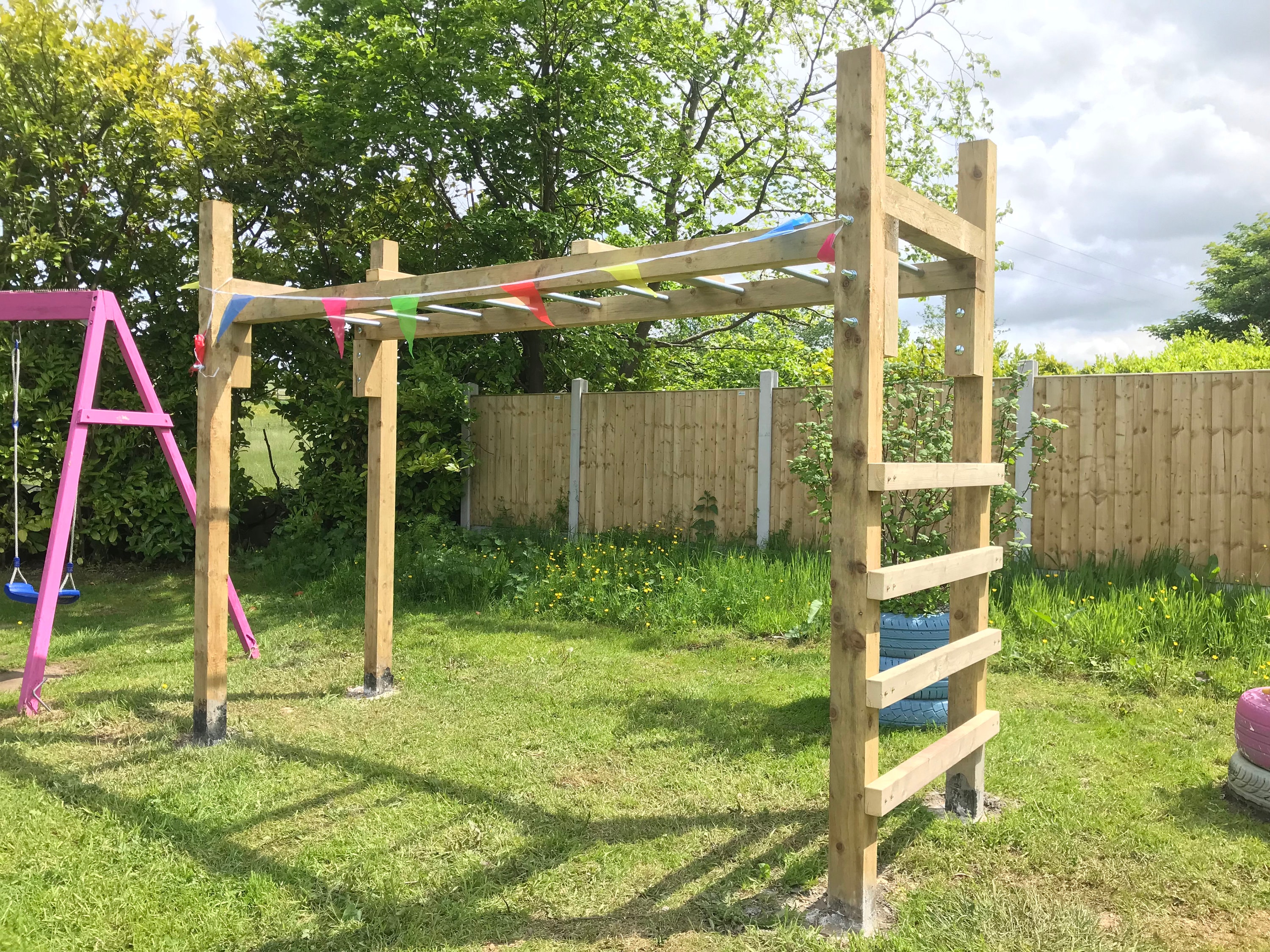 Outdoor monkey bars outlet