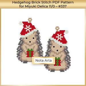 May include: Two beaded Christmas hedgehogs wearing red Santa hats with white trim and snowflakes. Each hedgehog is holding a green and red gift box. The image includes the text "Nota Arta".