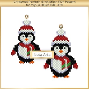 Peut inclure: Une paire d'ornements de pingouin en perles avec des chapeaux et des écharpes rouges. Les pingouins portent des mitaines et tiennent une branche de houx. Les ornements sont faits avec des perles Miyuki Delica et sont parfaits pour les décorations de Noël.