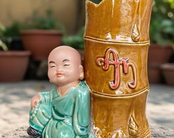 Vaso per bonsai a forma di monaco, fioriera in ceramica a forma di monaco, fioriera con statua seduta e drenaggio, fioriera per piccoli alberi in stile bambù