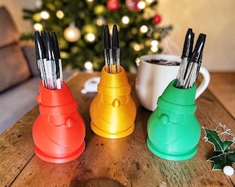 Santa Pen Holder, Christmas Desk Organizer, 3D Printed Pencil Holder, Holiday Office Decor, Cute Desk Accessory, Small Organizer Gift